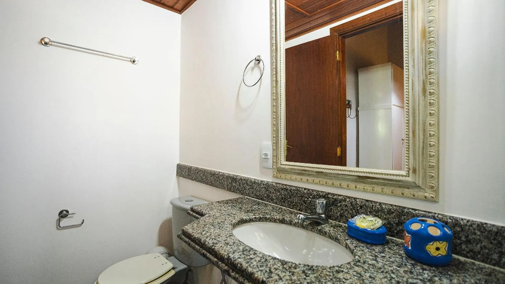 Casa Em Buzios: 3 Quartos, Varanda E Garagem |Vf32