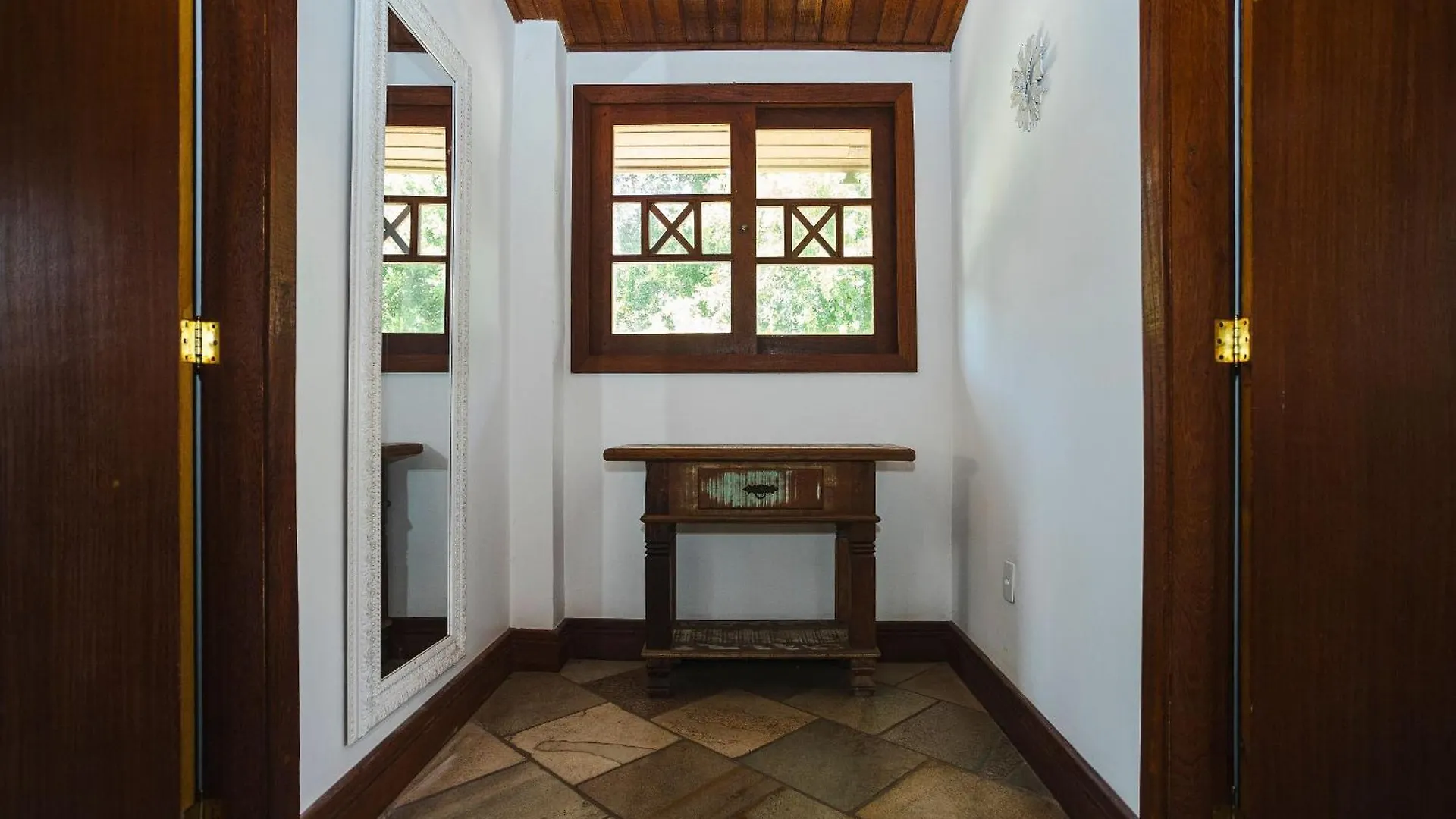 Casa Em Buzios: 3 Quartos, Varanda E Garagem |Vf32