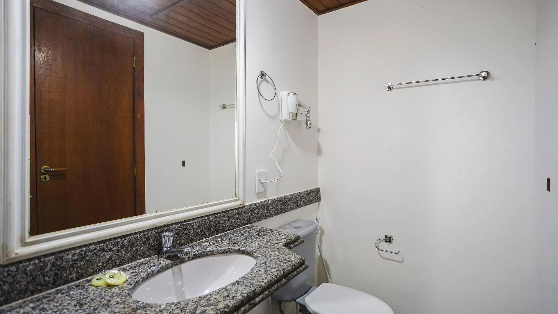Casa Em Buzios: 3 Quartos, Varanda E Garagem |Vf32 Holiday home