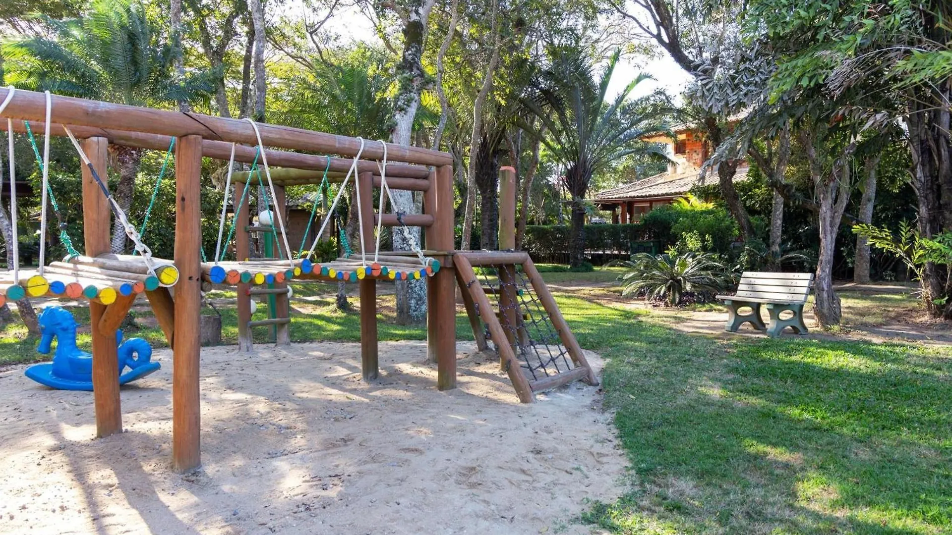 Casa Em Buzios: 3 Quartos, Varanda E Garagem |Vf32 Armacao dos Buzios
