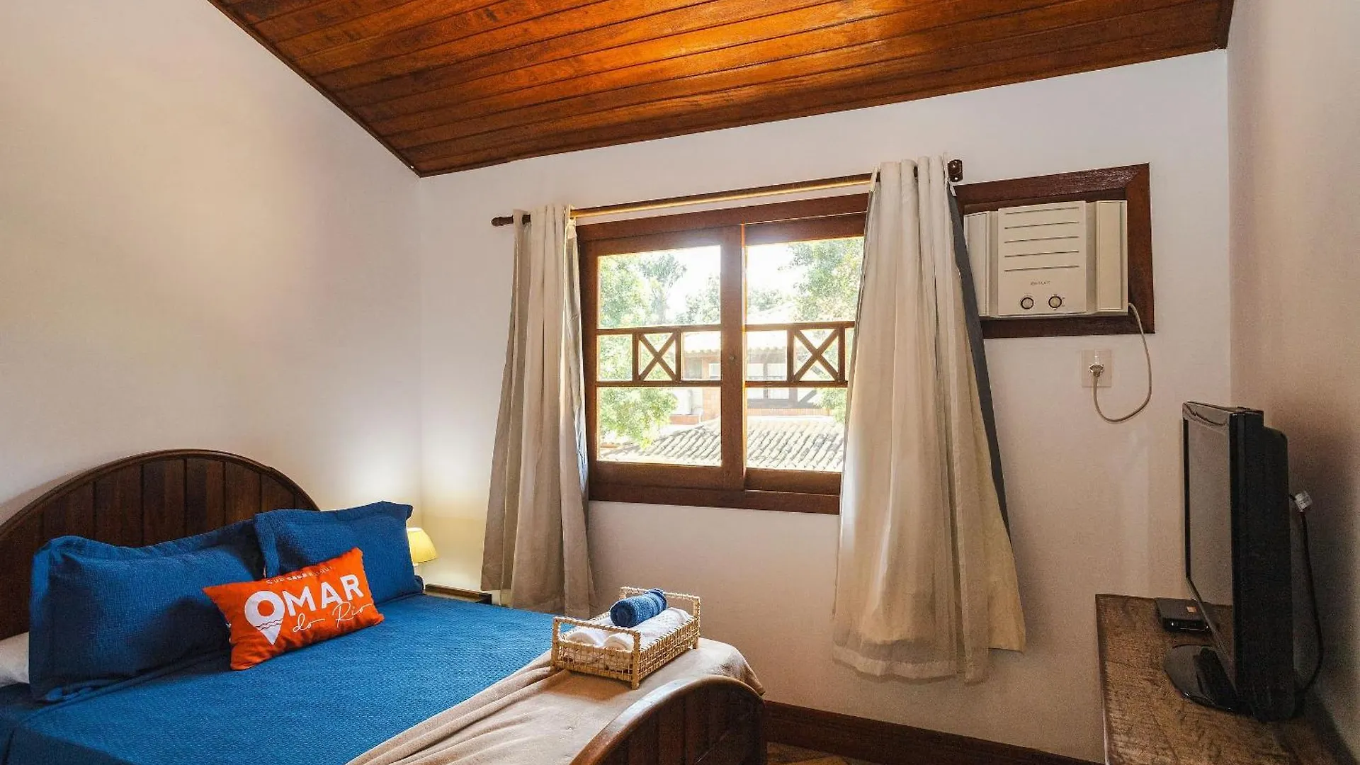Casa Em Buzios: 3 Quartos, Varanda E Garagem |Vf32 Armacao dos Buzios